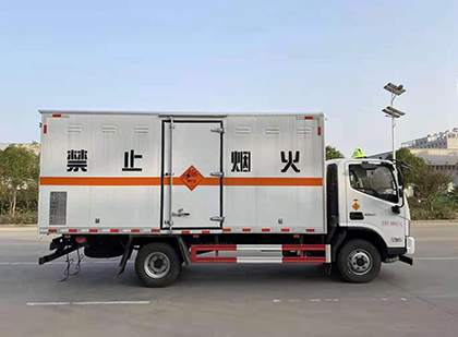 解放爆破器材运输车